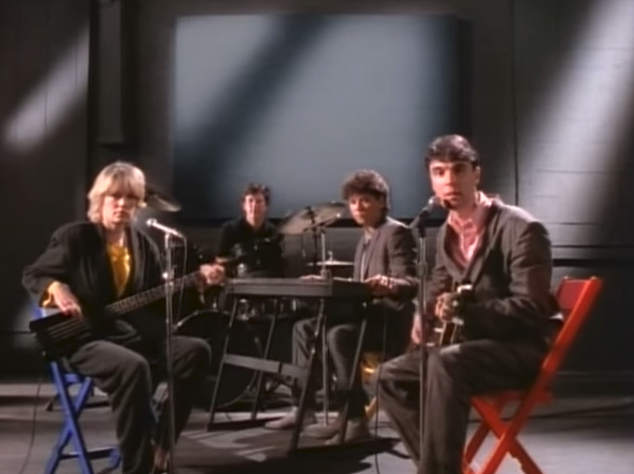 Talking Heads - The Lady Don't Mind (Official Video)