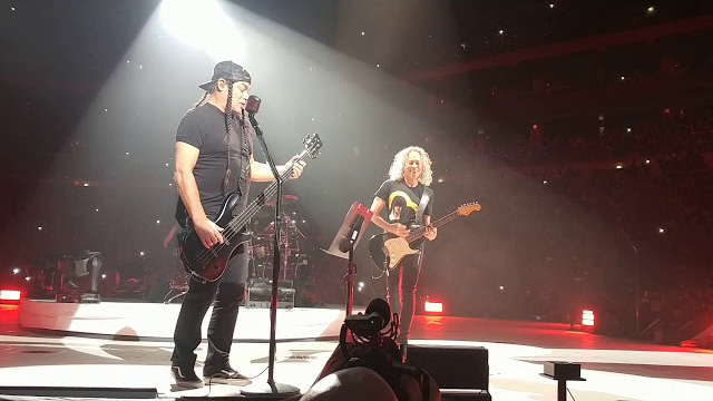 Metallica's Rob & Kirk playing Jožin z bažin - Czech Republic