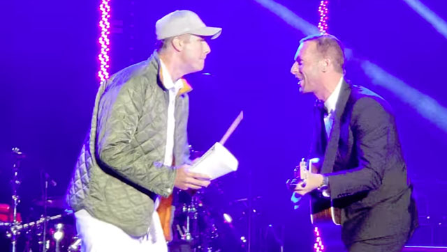 Coldplay’s Chris Martin Perform With Will Ferrell on Cowbell