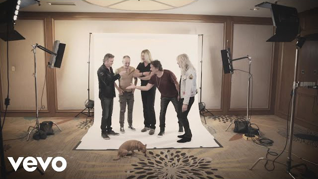 Def Leppard - We All Need Christmas