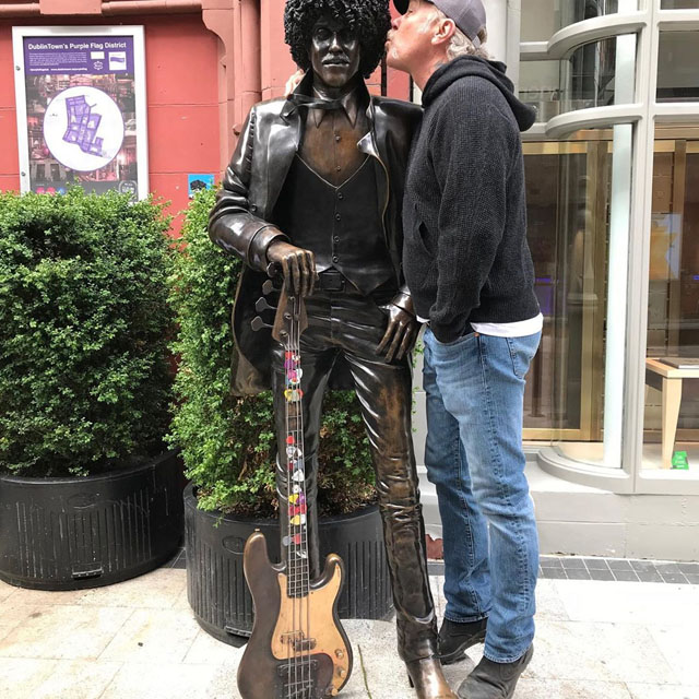 James Hetfield and the statue of Phil Lynott