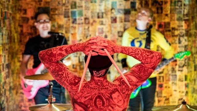 blink-182 - Generational Divide [Official Video]