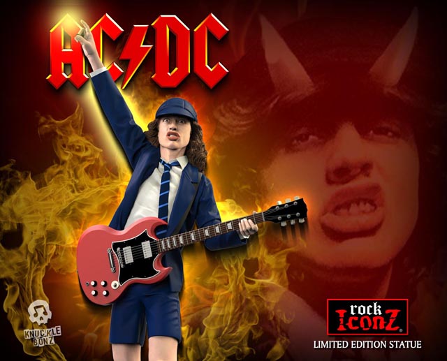 AC/DC アンガス・ヤングの新たなフィギュアが発売決定 - amass