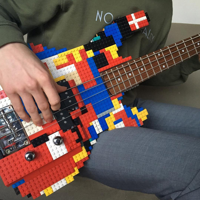 Lego bass guitar - Lasse Vosegaard