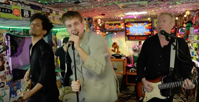 Gang Of Four - Jam In The Van