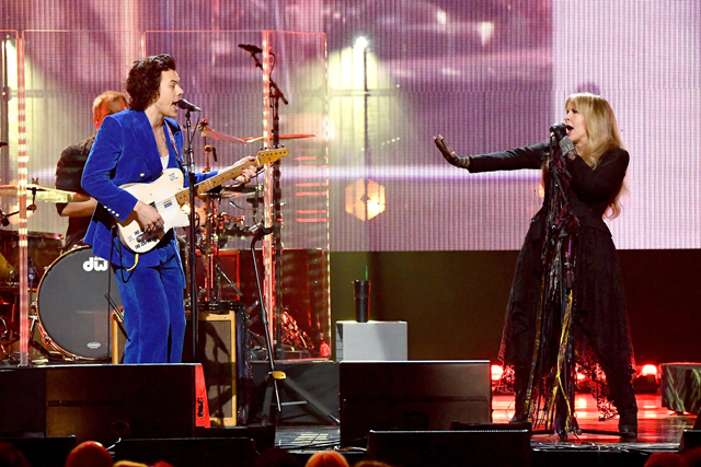 Harry Styles and Stevie Nicks perform at the 2019 Rock & Roll Hall Of Fame Induction Ceremony - Photo by Mike Coppola/WireImage
