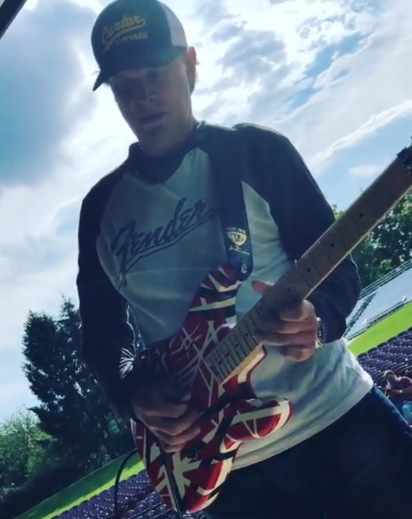 Joe Bonamassa Playing Shred Metal on Eddie Van Halen Guitar