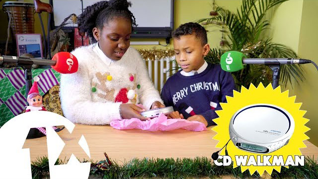 Kids react to old skool Christmas presents - BBC