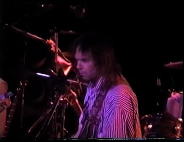 Neil Young & Crazy Horse / WAY DOWN IN THE RUST BUCKET - 1990