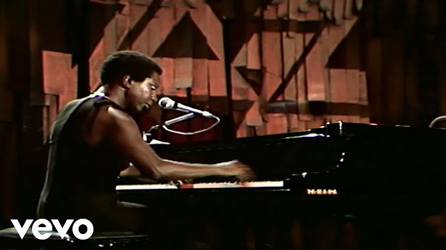 Nina Simone - I Wish I Knew How It Would Feel To Be Free (Live at Montreux 1976)