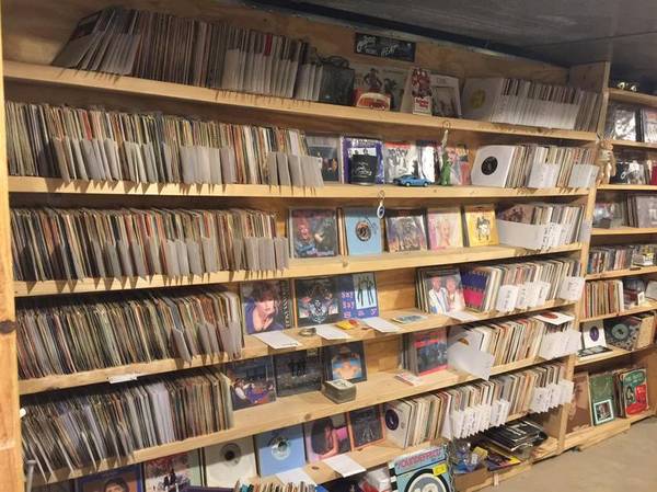 Craigslist - Carl - Over 5,000 vinyl records!!