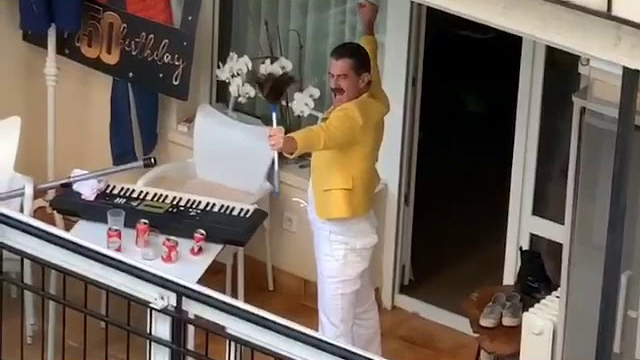 CARLOS JAVIER DÍAZ BALLESTA - Freddie Mercury Balcony