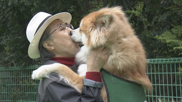NHK『逆転人生「ブルースシンガーの挑戦　犬との絆で笑顔を広げる」』(c)NHK