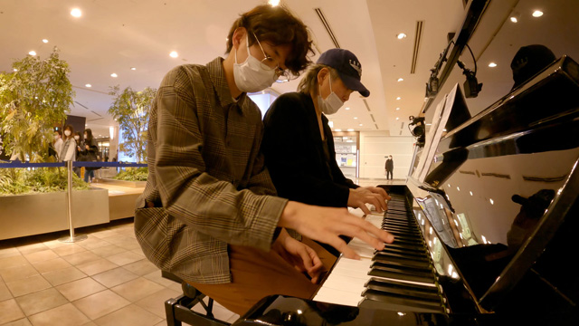 NHK『街角ピアノ「渋谷」』(c)NHK