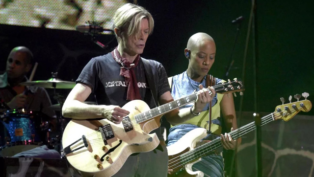 David Bowie & Gail Ann Dorsey　(Image credit: Photo by Brian Rasic/Getty Images)