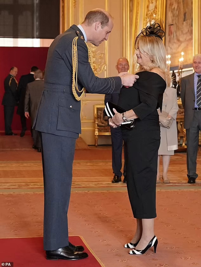 Bonnie Tyler received her MBE  from William, Prince of Wales at Windsor Castle