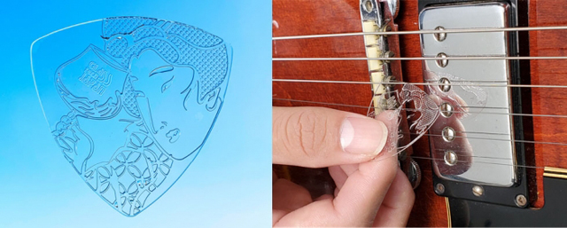 浮世絵をモチーフとした3D イラストの 微細加工を施したシリカガラス製ピック - 九州大学