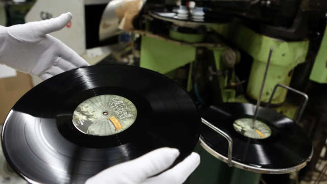 vinyl pressing plant - Photo by Adam Berry/Getty Images