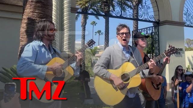 Weezer Performs Acoustic Concert For Striking Writers Outside Paramount | TMZ