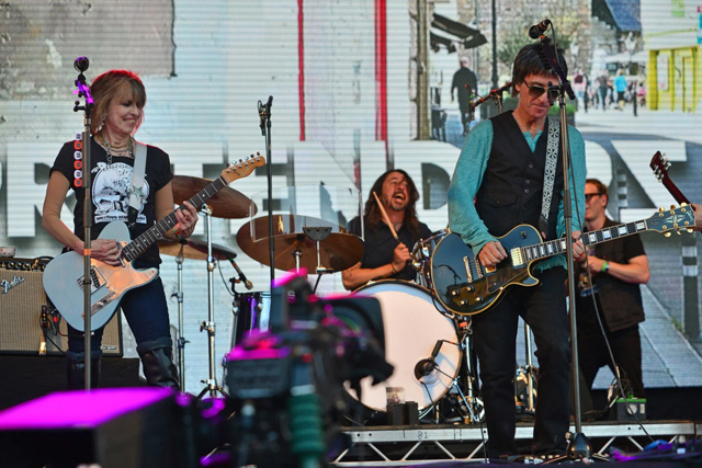 Pretenders with Dave Grohl and Johnny Marr  (photo: Jim Dyson / Redferns)