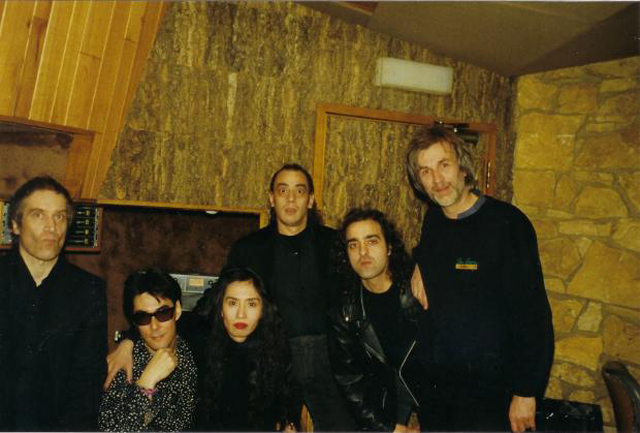 Wilko Johnson band with Makoto Ayukawa & Sheena - including John Denton on the far right. (Image: India Dupre)