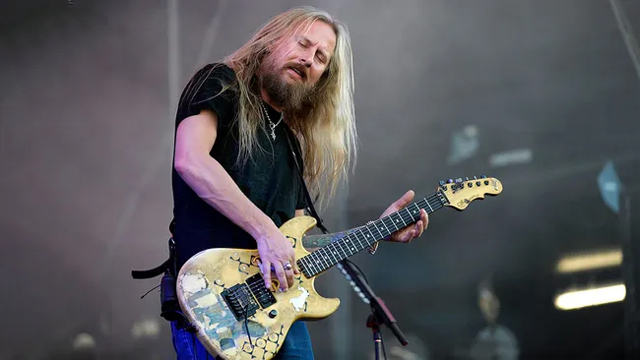 Jerry Cantrell (Image credit: Martin Philbey/Redferns)