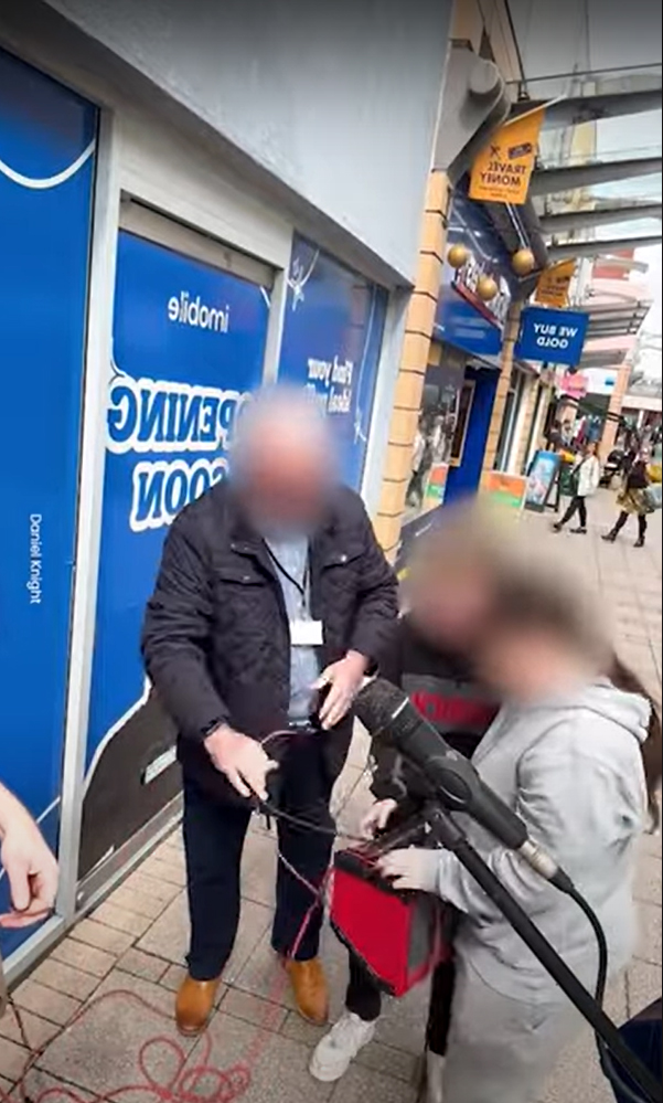 Kids stand up for busker being harrassed by old man