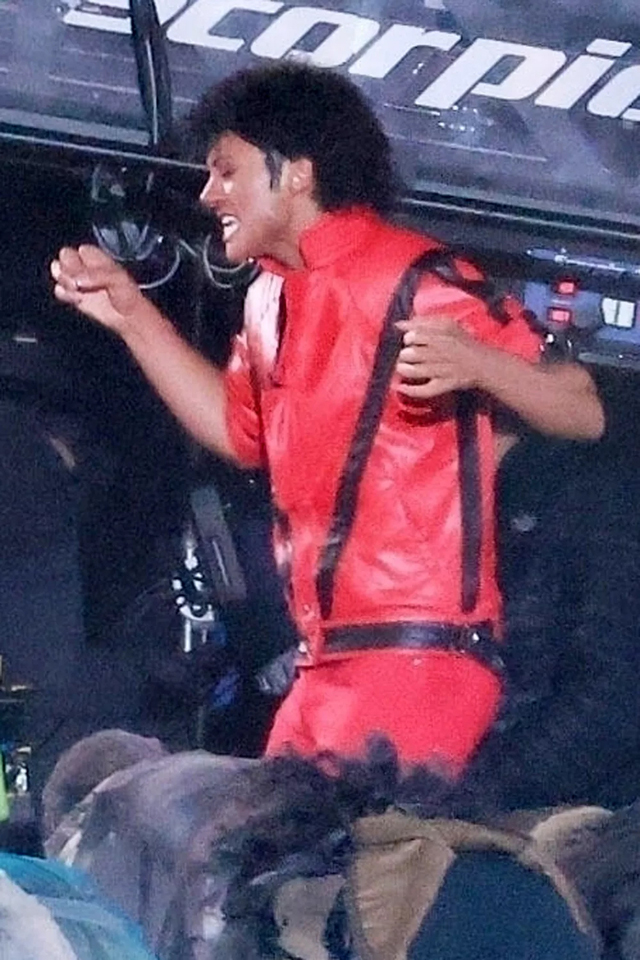 Jaafar Jackson as Michael Jackson in the 'Thriler' music video on the set of Michael Jackson biopic 'Michael'. Photo：BACKGRID