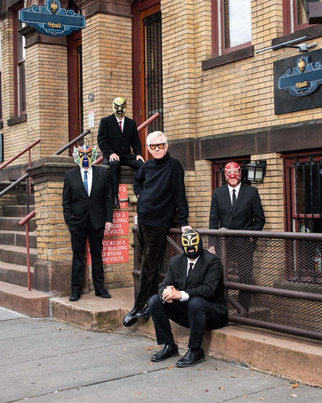 Nick Lowe and Los Straitjackets, photo by Bobby Fisher