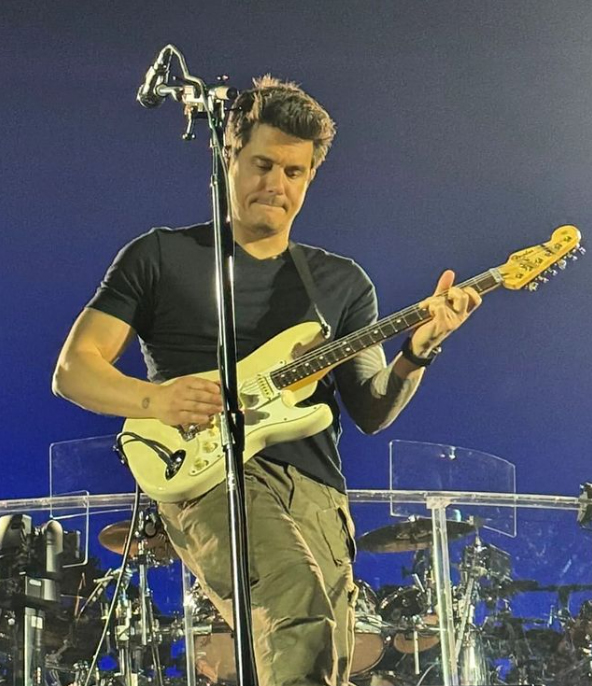 John Mayer is Playing on Jeff Beck's Fender Stratocaster,