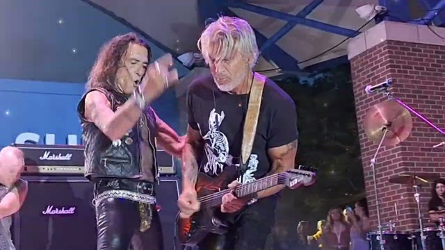 Stephen Pearcy with George Lynch