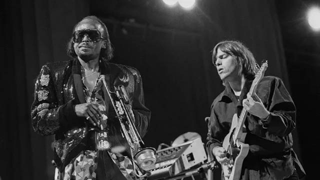 Miles Davis & Mike Stern (Image credit: Clayton Call/Redferns/Getty Images)