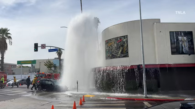 Sherman Oaks Guitar Center Flooded after Car hits Hydrant