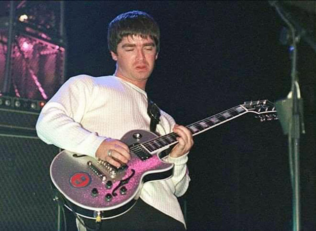 Noel Gallagher’s custom Silver Sparkle Gibson Les Paul Florentine guitar