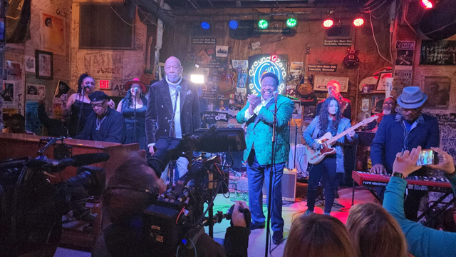 Morgan Freeman and Al Green for Duet of 'Let's Stay Together' at Mississippi Bar