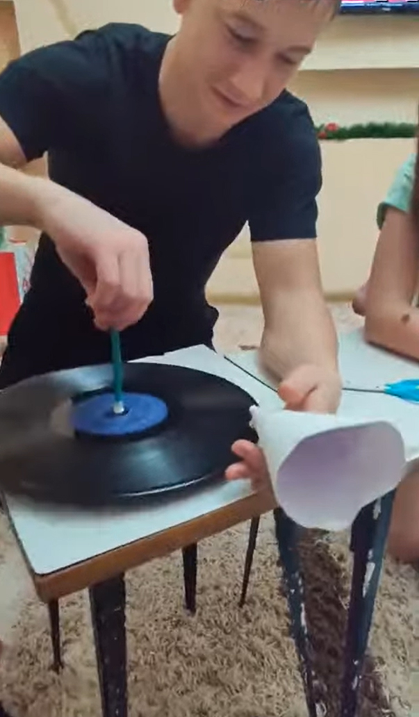 Makeshift Paper Vinyl Record Player