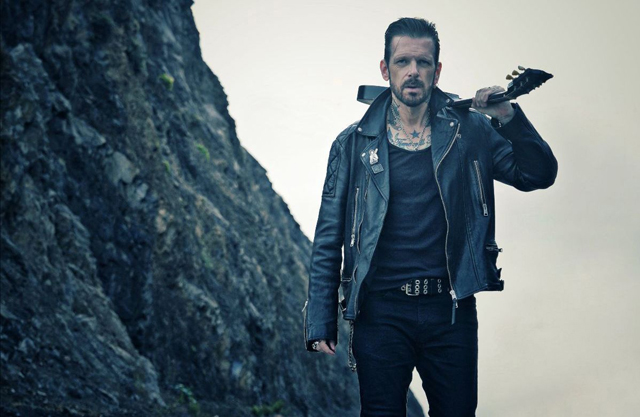 Ricky Warwick