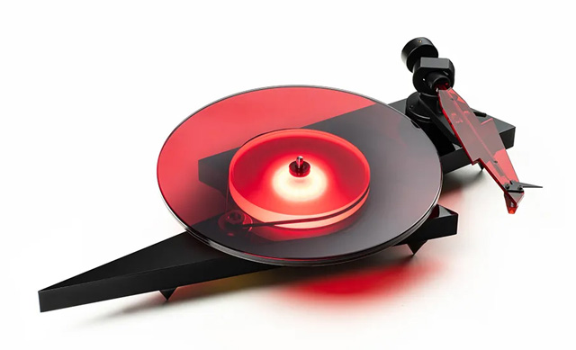 Pro-Ject Audio Systems『AC/DC TURNTABLE』