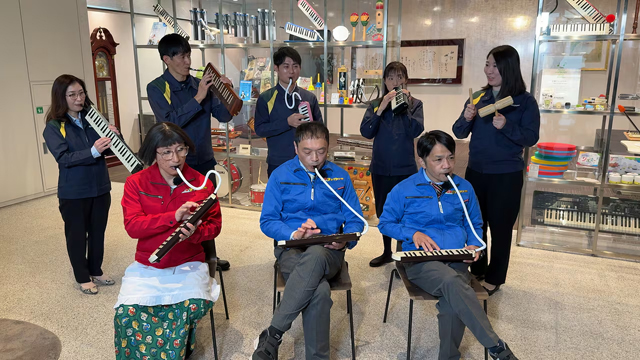 NHK『探検ファクトリー 微妙な音程を合わせる技がすごい 鍵盤ハーモニカ工場』(c)NHK