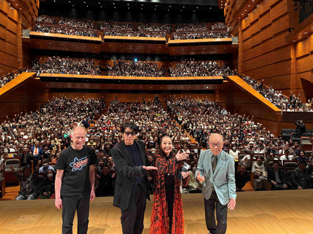 『ベストヒットUSA　ポップ・サミット・パーティー！』（写真左から）ピーター・バラカン、岡村靖幸、湯川れい子、小林克也　©BS朝日