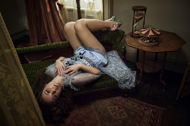 Laufey - Photo by Emma Summerton