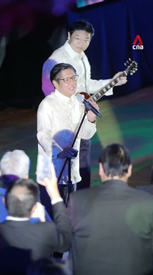 Singapore Prime Minister Lawrence Wong and Philippine President Ferdinand Marcos Jr  perform Eric Clapton's Wonderful Tonight