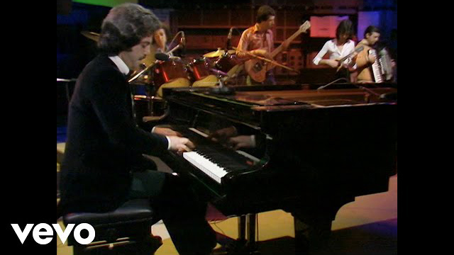 Billy Joel - Piano Man (Live on The Old Grey Whistle Test - May 16, 1975)