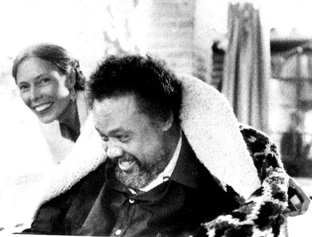 Joni Mitchell and Charles Mingus (photo by Sue Mingus)