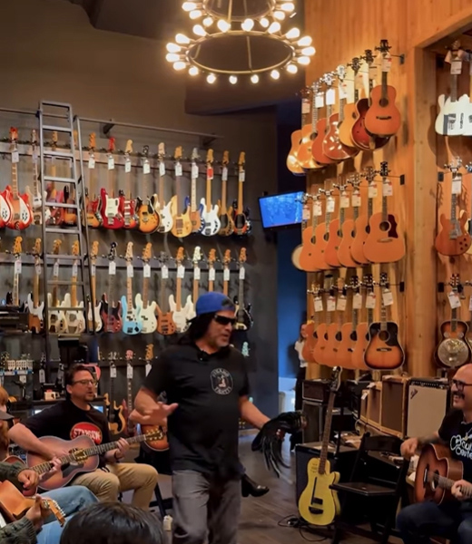 Robert Trujillo gatecrashes group Enter Sandman lesson at Guitar Center