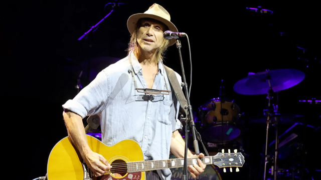 Todd Snider performs at ALC Live in August 2022, photo by Gary Miller/Getty Images