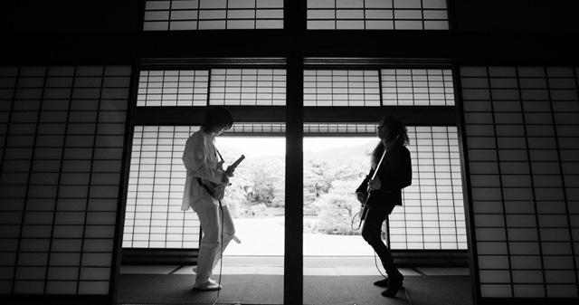 Marty Friedman & Ichika Nito - 黒と白