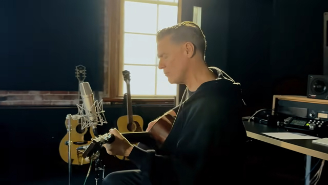 Bryan Adams - Acoustic Fridays