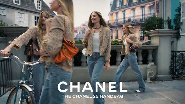 「CHANEL 25」 ハンドバッグ 広告キャンペーン